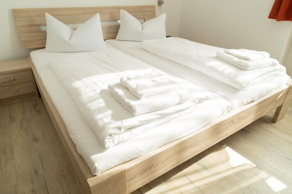 Hotel Krone Koenigsbrunn Phòng bức ảnh